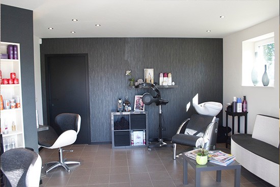 Aménagement intérieur d’un salon de coiffure à Jambes (Namur)